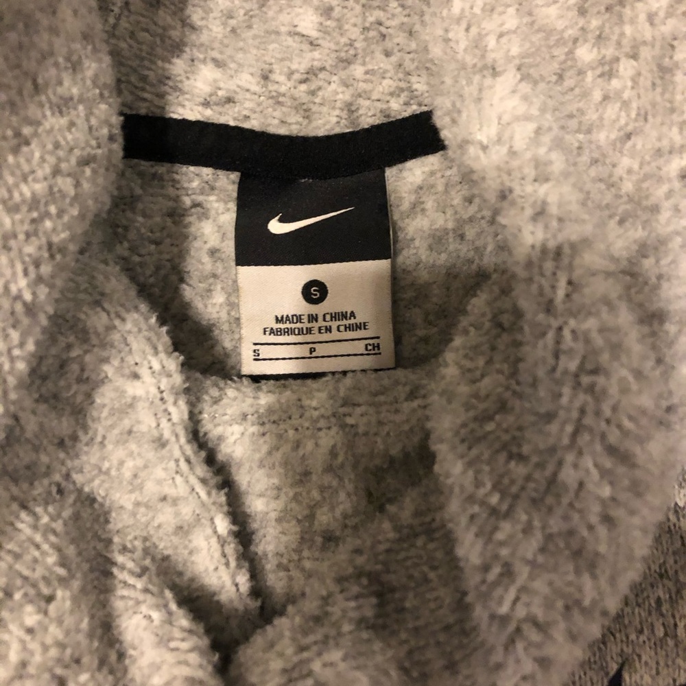 Nike Sweatshirt - Picture 2 of 2